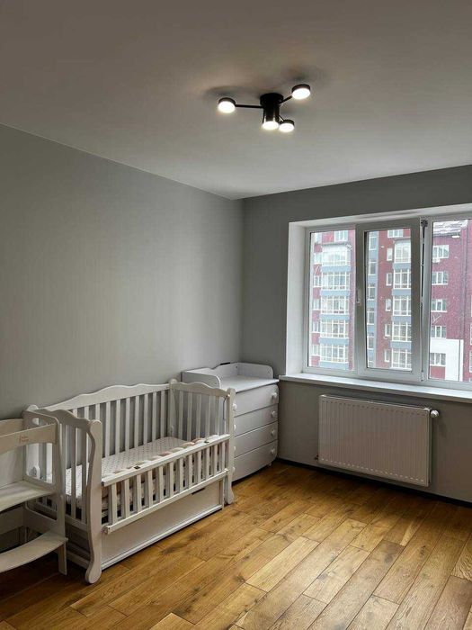 Продаж 2к квартири 86м2 з дизайнерським ремонтом у центрі Франківська