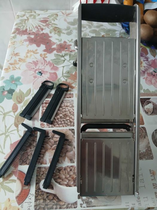 Máquina de cortar  batatas  com 5 lâminas