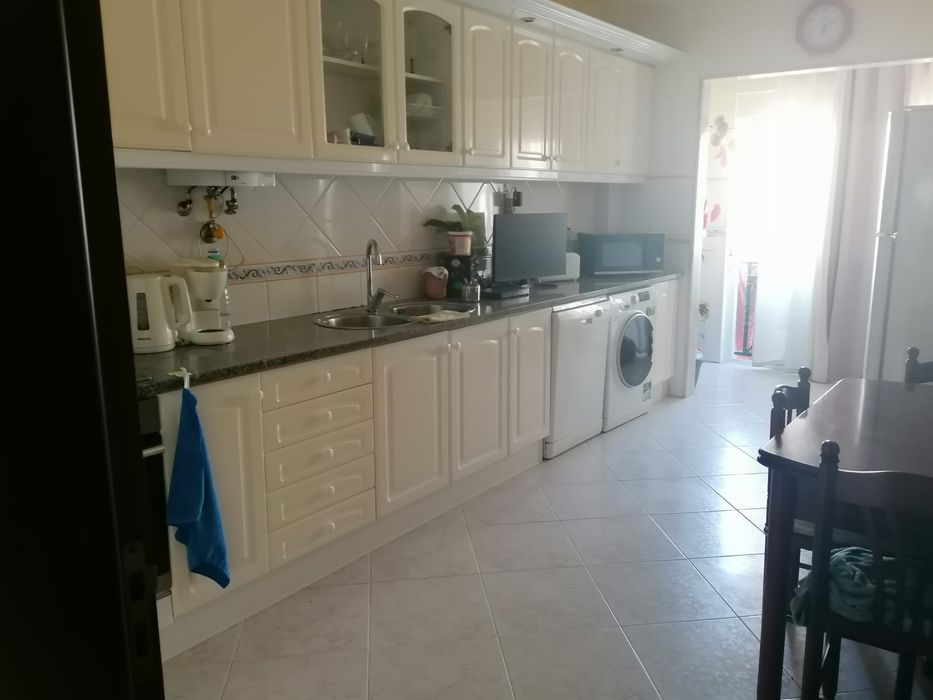 Apartamento T2 à venda na Avenida Humberto Delgado, 1º andar