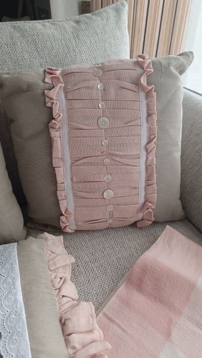Conjunto de três almofadas com coberta