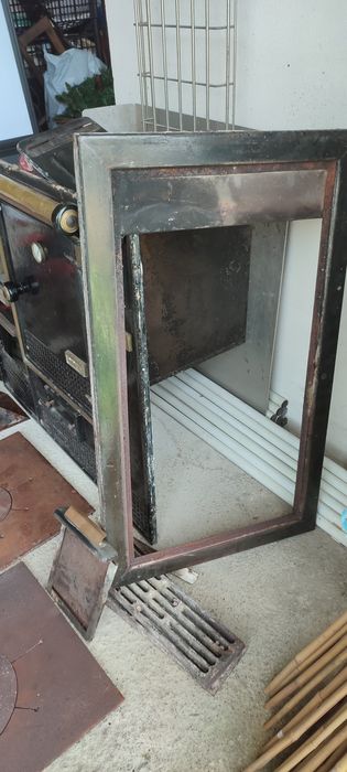 Fogão a lenha de obra