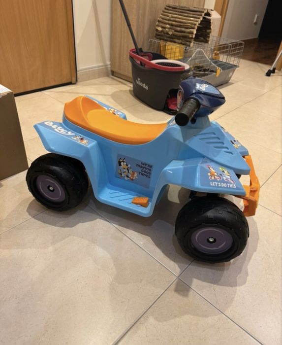 Carro eletrico Bluey