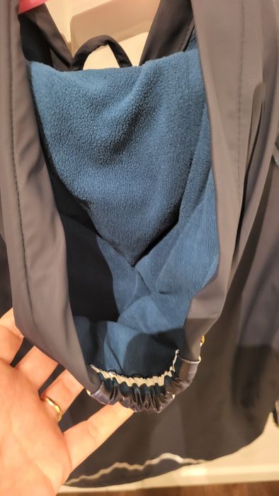 Conjunto para a chuva com interior em forro polar