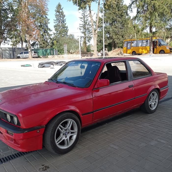 Продам авто BMW E30: 1 300 $ - BMW Ромни на Olx