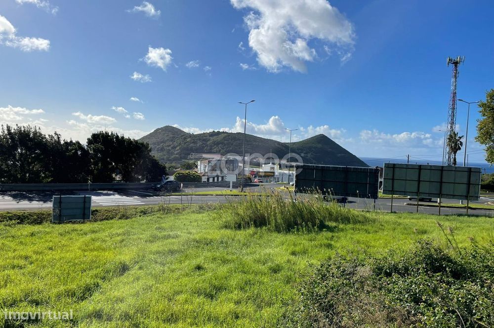 Lote 5 em Angra do Heroísmo