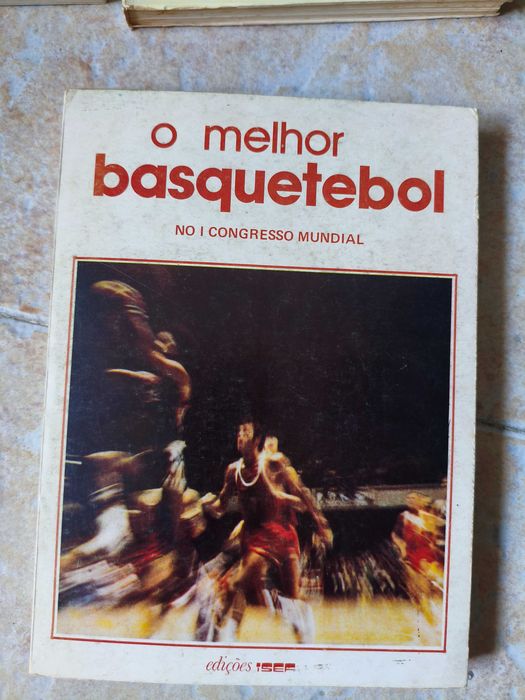 Vários livros sobre desporto