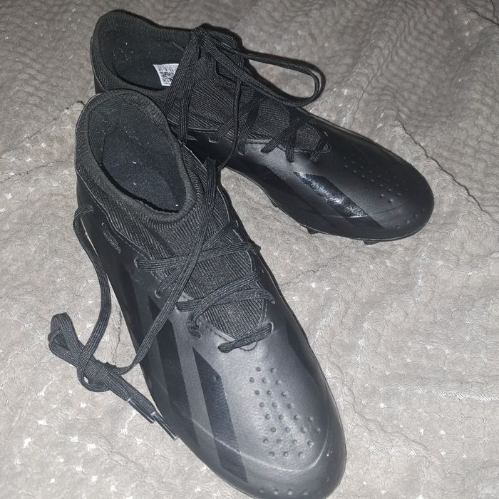 Buty sportowe do gry w pilke nozna firmy Adidas