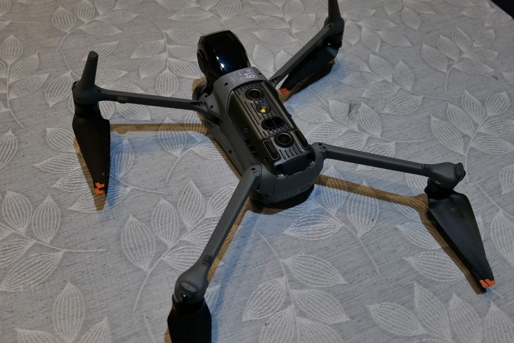 Dron DJI  air 3 duży zestaw