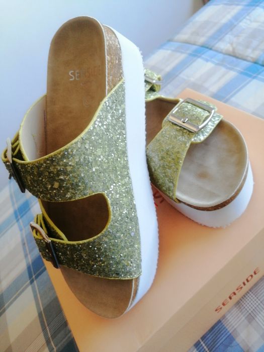 Sandália/chinelo brilhantes dourados Seaside Novo 37