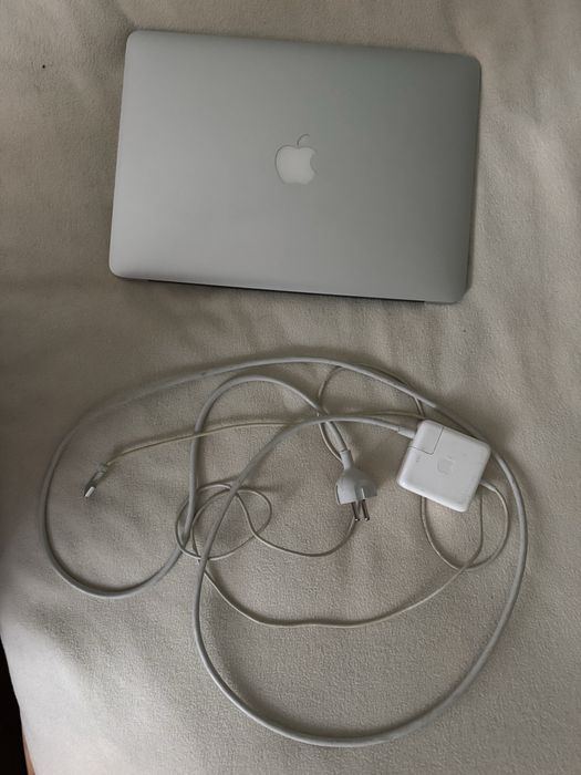 MacBook Air 13” Early 2015 – i7 / 8 GB RAM / 512 GB SSD - nowa bateria