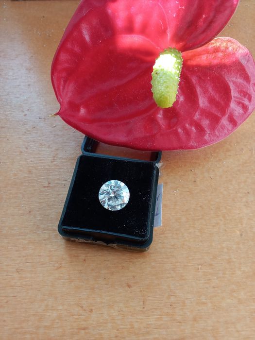 Diamante Certificado CVD 3 Quilates  9,5mm  Elegância e  Exclusividade