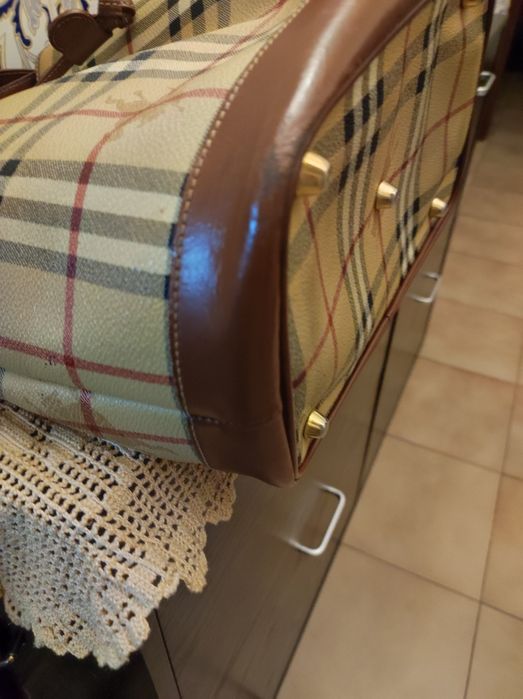 Mala Burberry linda e boa