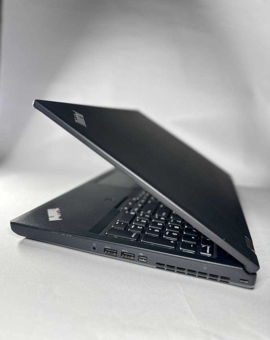 Ноутбук Lenovo ThinkPad P52/i7-8850H/32GB/NVIDIA Quadro P1000(4GB)