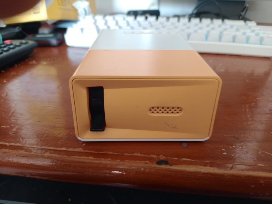 Vendo projetor led funcionar com sistema dele normal com tela