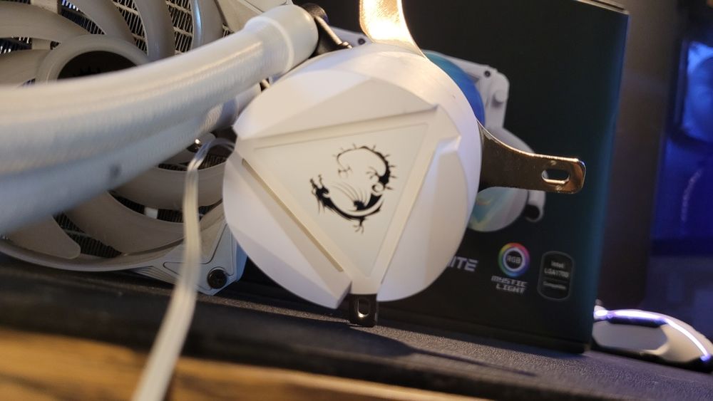 Chłodzenie MSI MAG Coreliquid 240R Biały