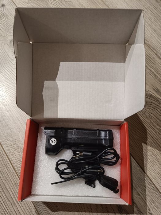 Super mocna LED lampa rowerowa przednia z klaksonem.