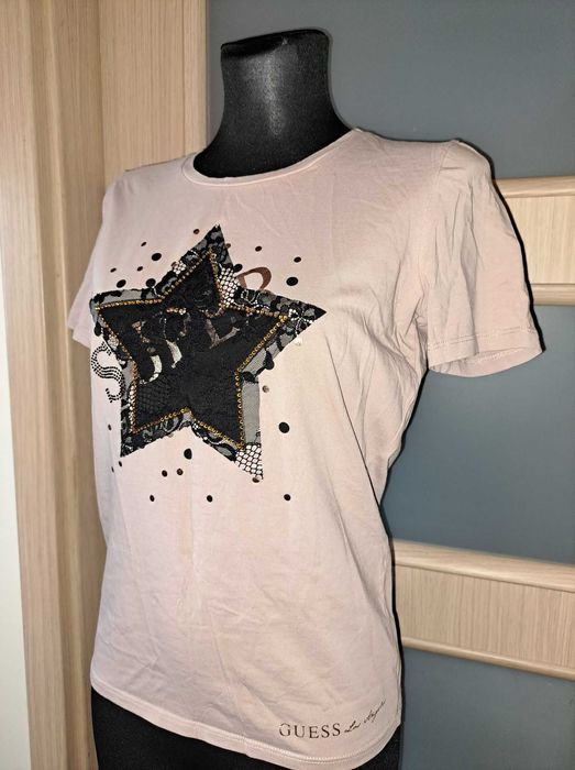 Bluzka tshirt Guess pudrowy róż star gwiazda Los Angeles
