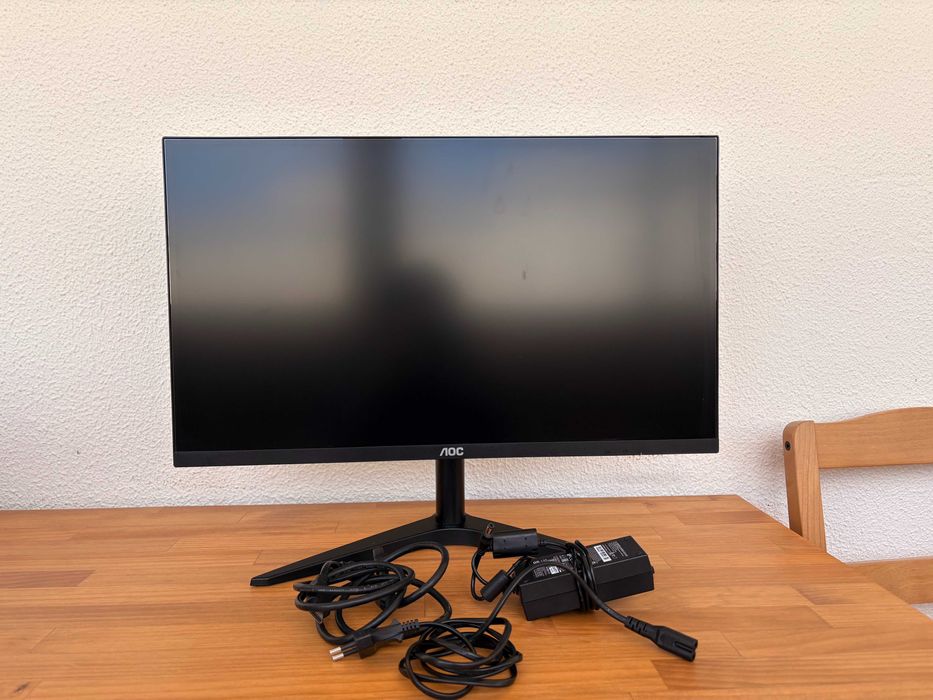 AOC 24B1H 24" Full HD c/ Cabos