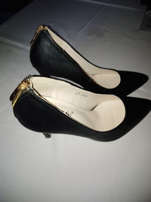 Buty damskie,eleganckie szpilki,nietypowe,zwracające uwagę