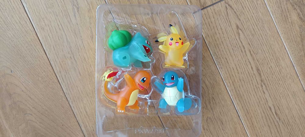 Pokemony figurki zestaw