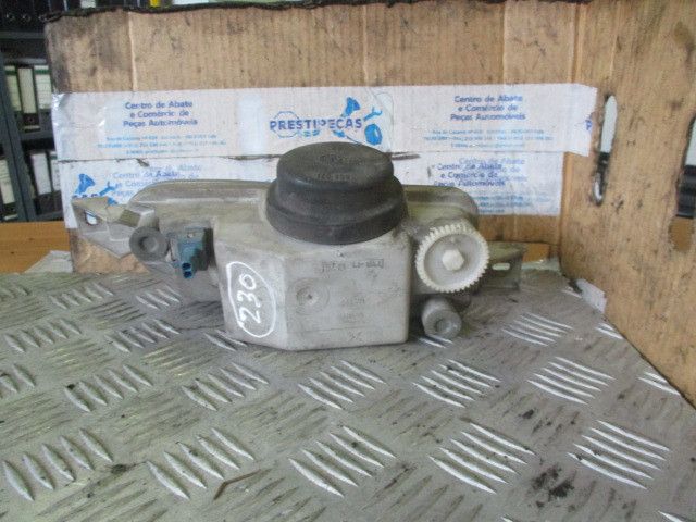 Farol nevoeiro frente esquerdo FORD Escort VI Sedan (GAL, AFL)