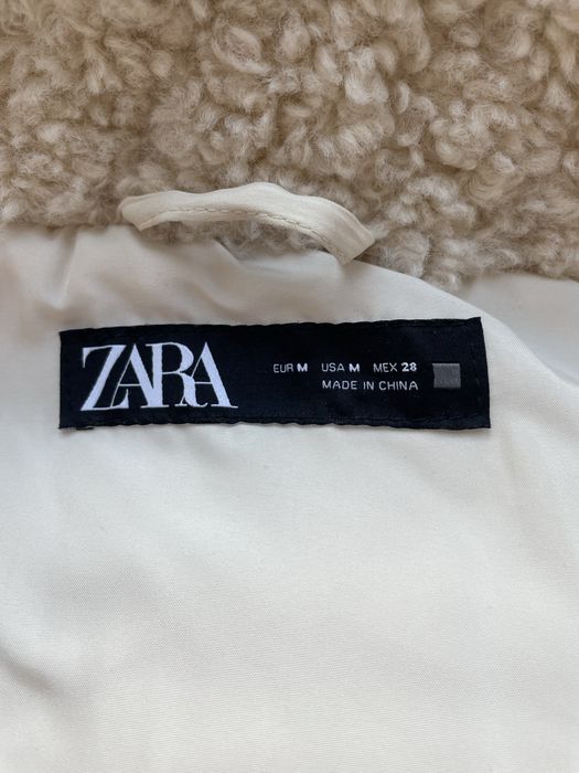 Куртка Zara.