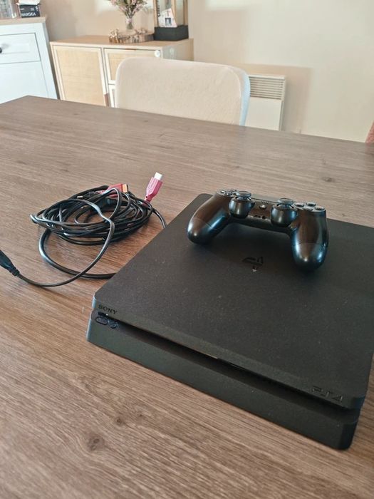 PS4 com Comando e 8 Jogos