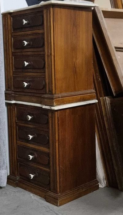 Roupeiro / Mesas Cabeceira / Cama