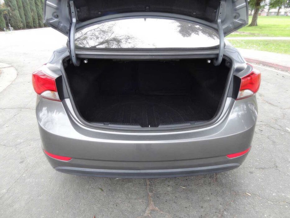 Hyundai Elantra Limited      2014