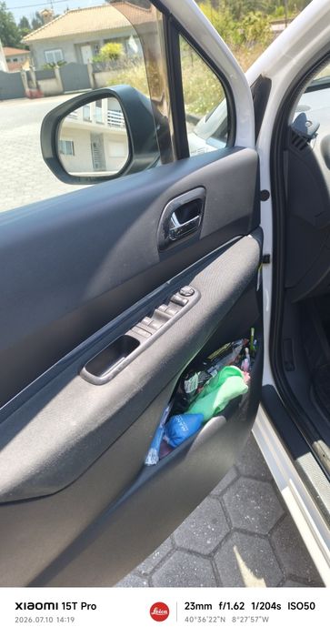 Peugeot 5008 de 2015 com motor avariado
