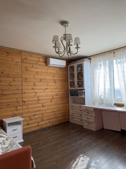 Продаж квартири 135м^2