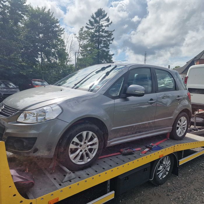 Suzuki SX4 sprawna najtansza dobrze wyposazona niski przebieg 1.6