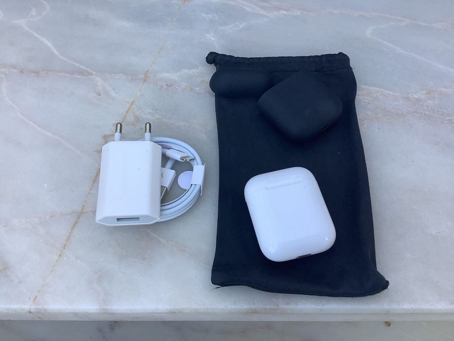 Apple AirPods 1st Gen, Like New64751403320833122