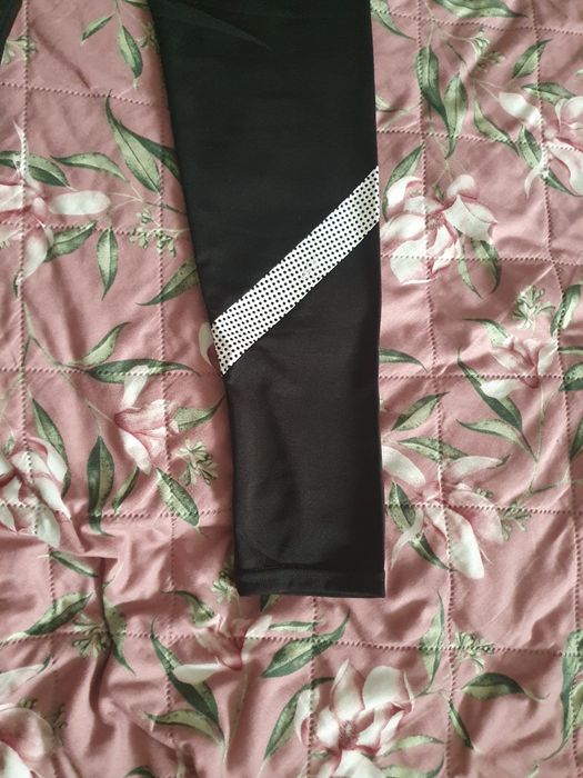 Nowe cienkie leginsy M