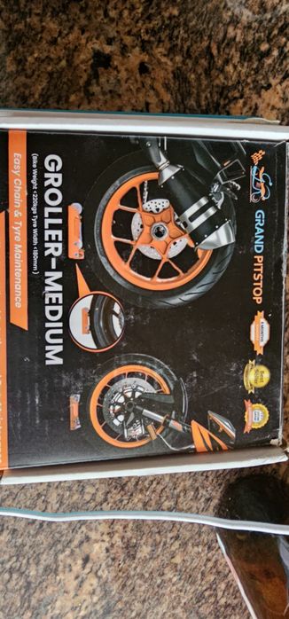 Pneus/corrente mota