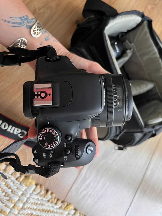 Canon 500D + lentes 18-55, 28mm e 50mm