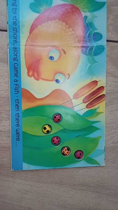Продам книжку 10 little ladybirds