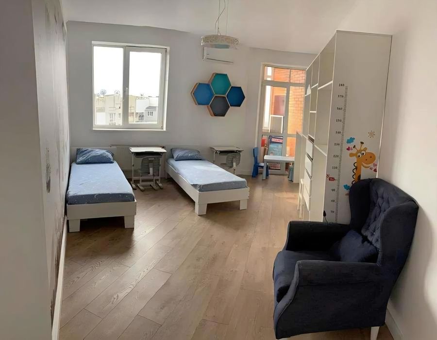 Продам 3-кімнатну квартиру вул. Культури, 22Б