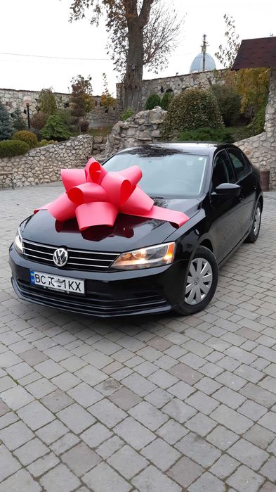 Подарунковий бант на авто