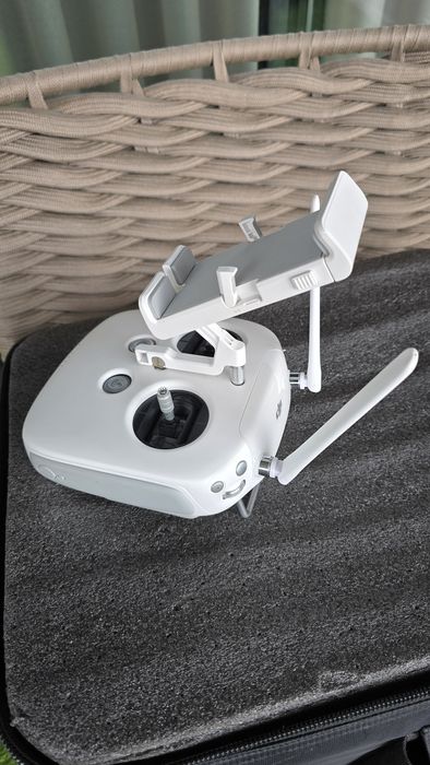 Selling case, remote controller, and charger for Phantom drone64729939142914124