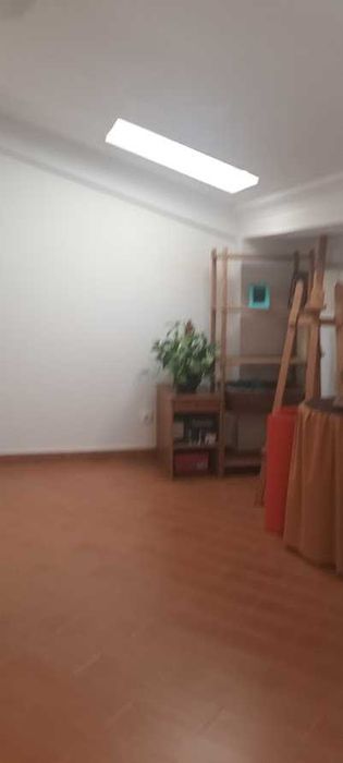 Vende-se moradia T1+1 Campo de Ourique