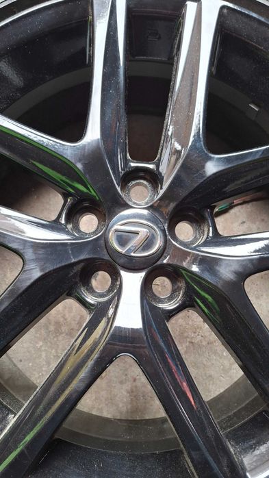 Koła felgi Lexus CT 200H 7J ET45 17" 215/45/17-Opony Yokohama