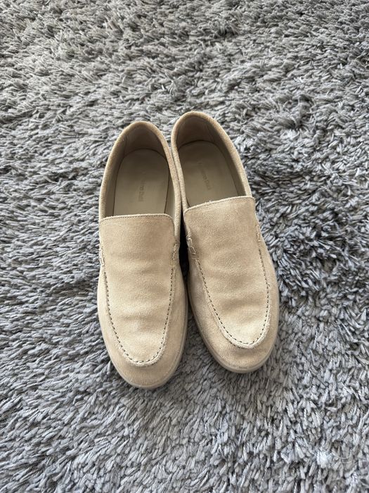 Beżowe mokasyny zamszowe Massimo Dutti 37
