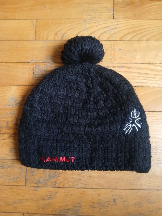 Шапка фирмы Mammut оригинал