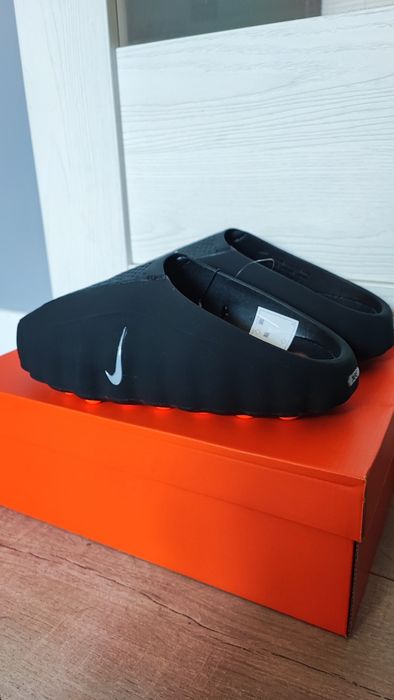 Nike Mind 001 Hyper Crimson rozmiar 44.5 / US 12 / UK.9.5 długość 29 cm