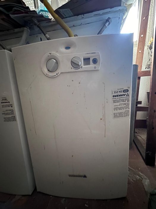 2 Esquentadores um Junkers e um vulcano 17 litros ventilados