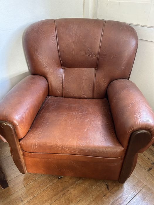 Poltrona em couro castanho