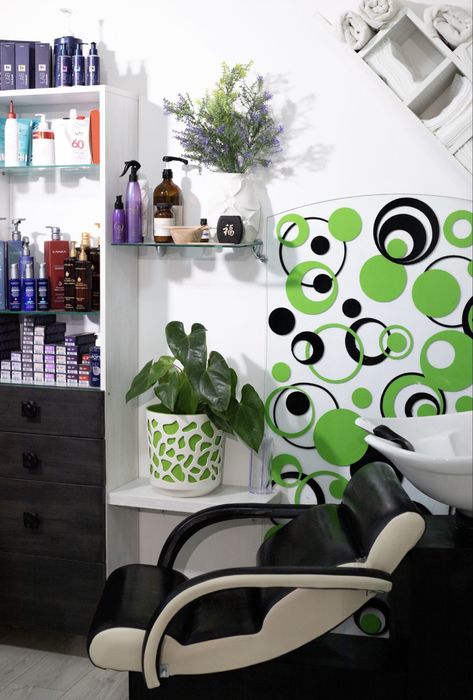 Пропонуємо  робоче місце для перукаря