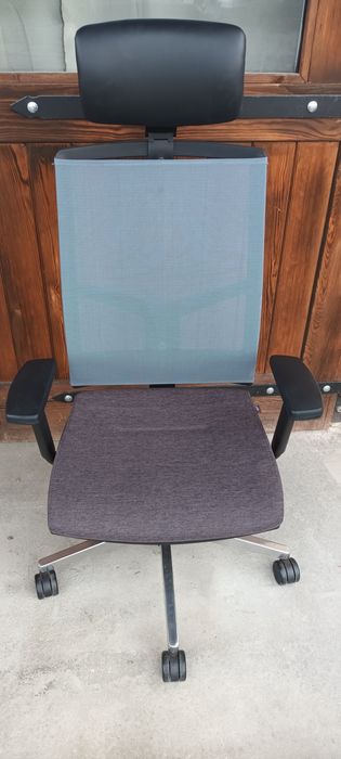 Fotel biurowy Bejot eleven 103, używany stan praktycznie idealny