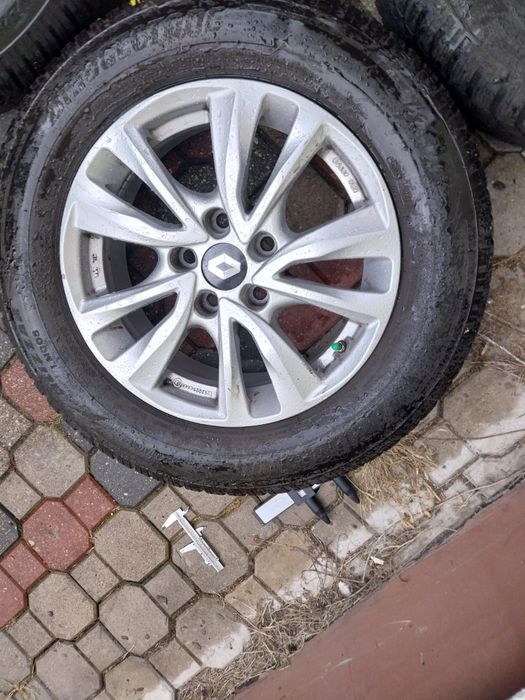 Całe Koło Zimowe R16 5x114.3 6.5J ET 35